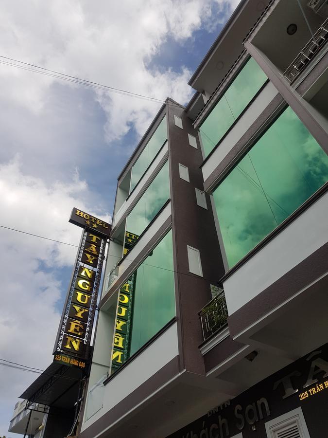 Tay Nguyen Hotel Kon Tum Exterior foto
